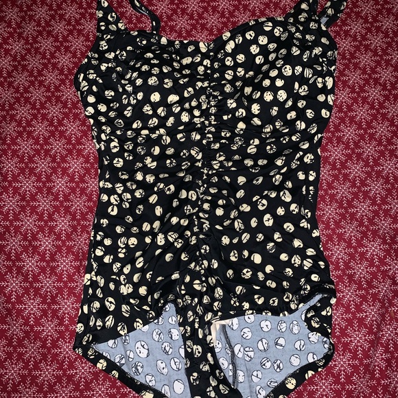 Woman’s one piece suit. - Picture 1 of 2